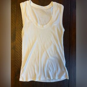Women’s size XS a new day white scoop neck sleeveless tank